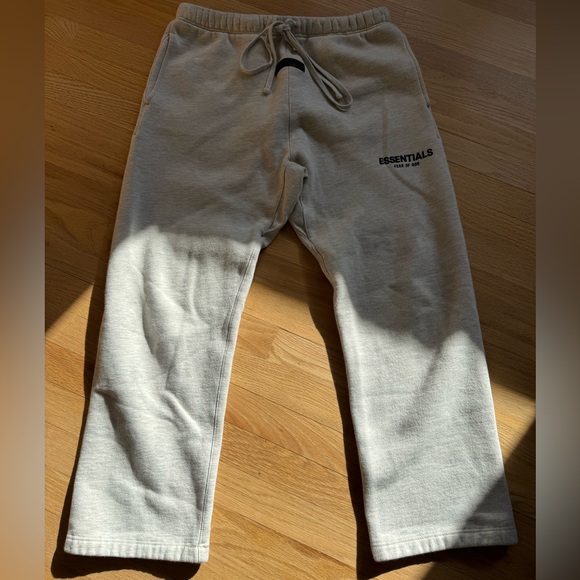 Essentials Sweats - Picture 1 of 4